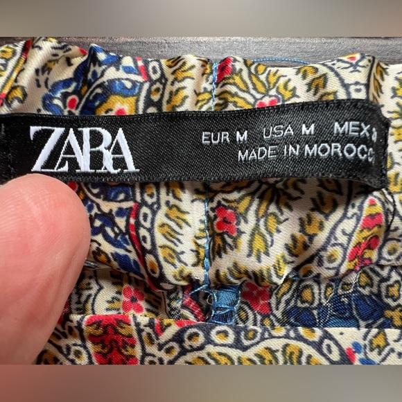 Beautiful Paisley Print Women's Maxi Skirt with Sash & Wood Button Details - Picture 7 of 8